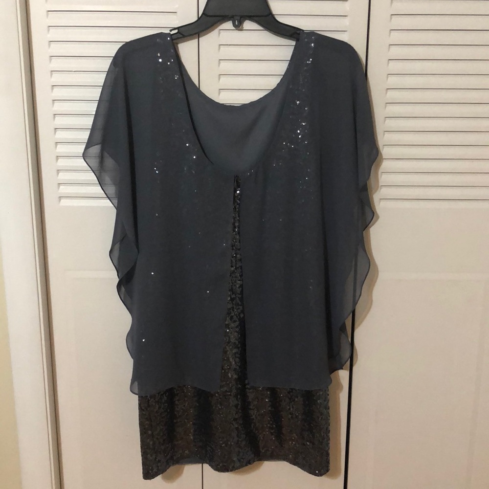 Betsy &Adams Silver Cocktail Evening Dress Size 6